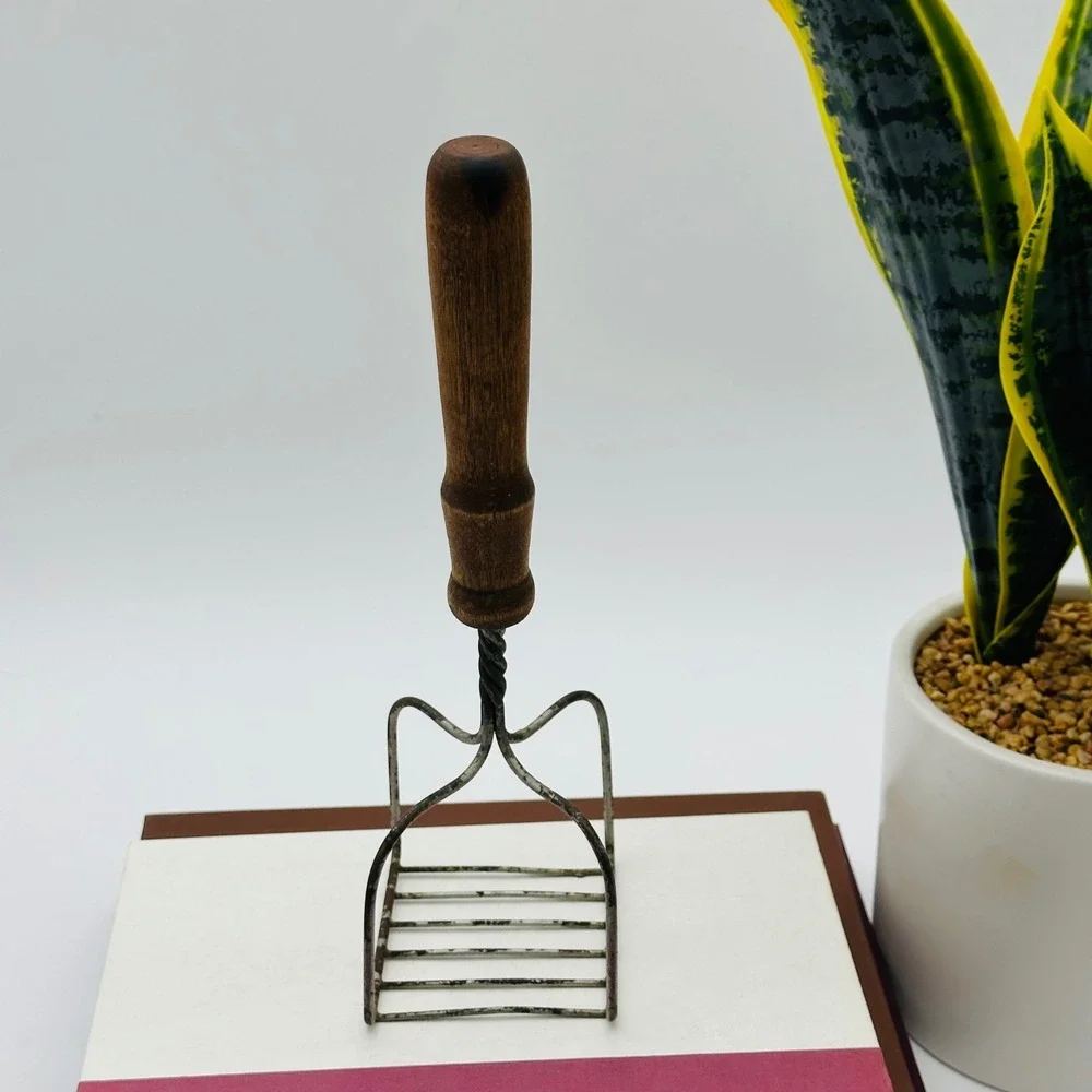 Vintage Primitive Potato‎ Masher Twisted Metal Wire Wood Handle Farmhouse Decor